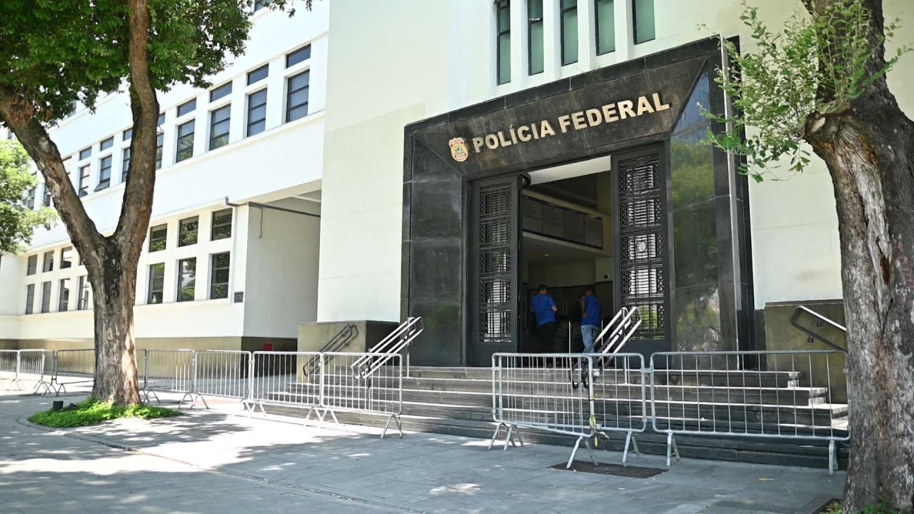 Carlos Bolsonaro é alvo de investigação da PF | AFP