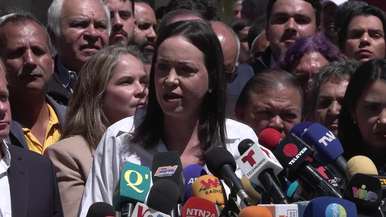 Inabilitada, opositora diz que não vai desistir de candidatura presidencial na Venezuela | AFP