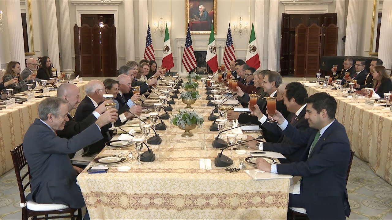México se compromete a ajudar a combater migração irregular | AFP