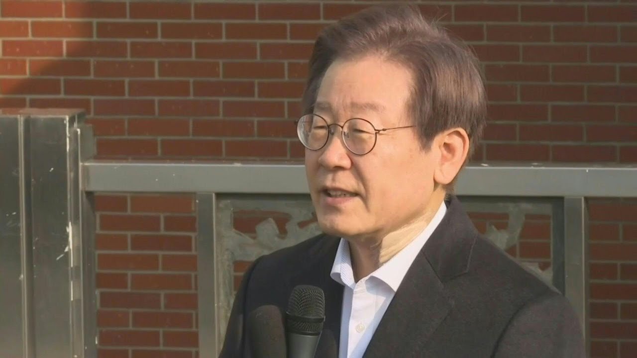 Opositor sul-coreano esfaqueado pede ‘fim das políticas beligerantes’ | AFP