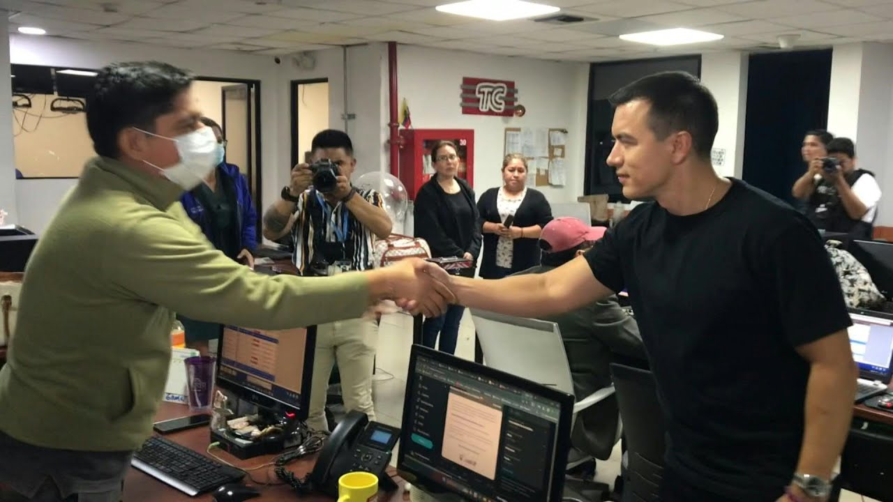 Presidente do Equador visita emissora de televisão invadida por criminosos | AFP