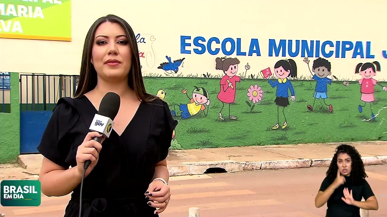 PROGRAMA PÉ DE MEIA QUER GARANTIR PERMANÊNCIA DE JOVENS NA ESCOLA