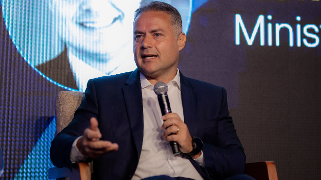 responsabilidade do investimento é privada, diz ministro