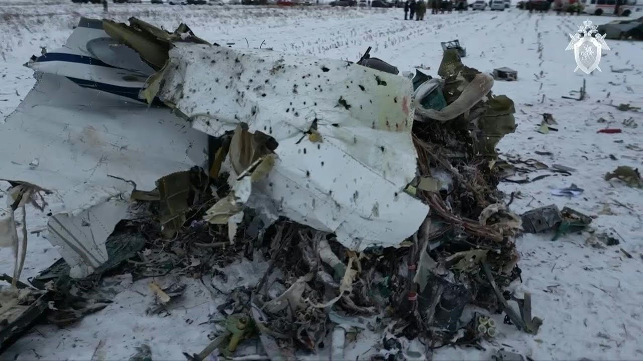 Rússia abre investigação por ‘terrorismo’ após queda de avião perto da fronteira com a Ucrânia | AFP