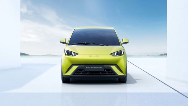 BYD lança Dolphin Mini no Brasil e fala em mudança de cultura