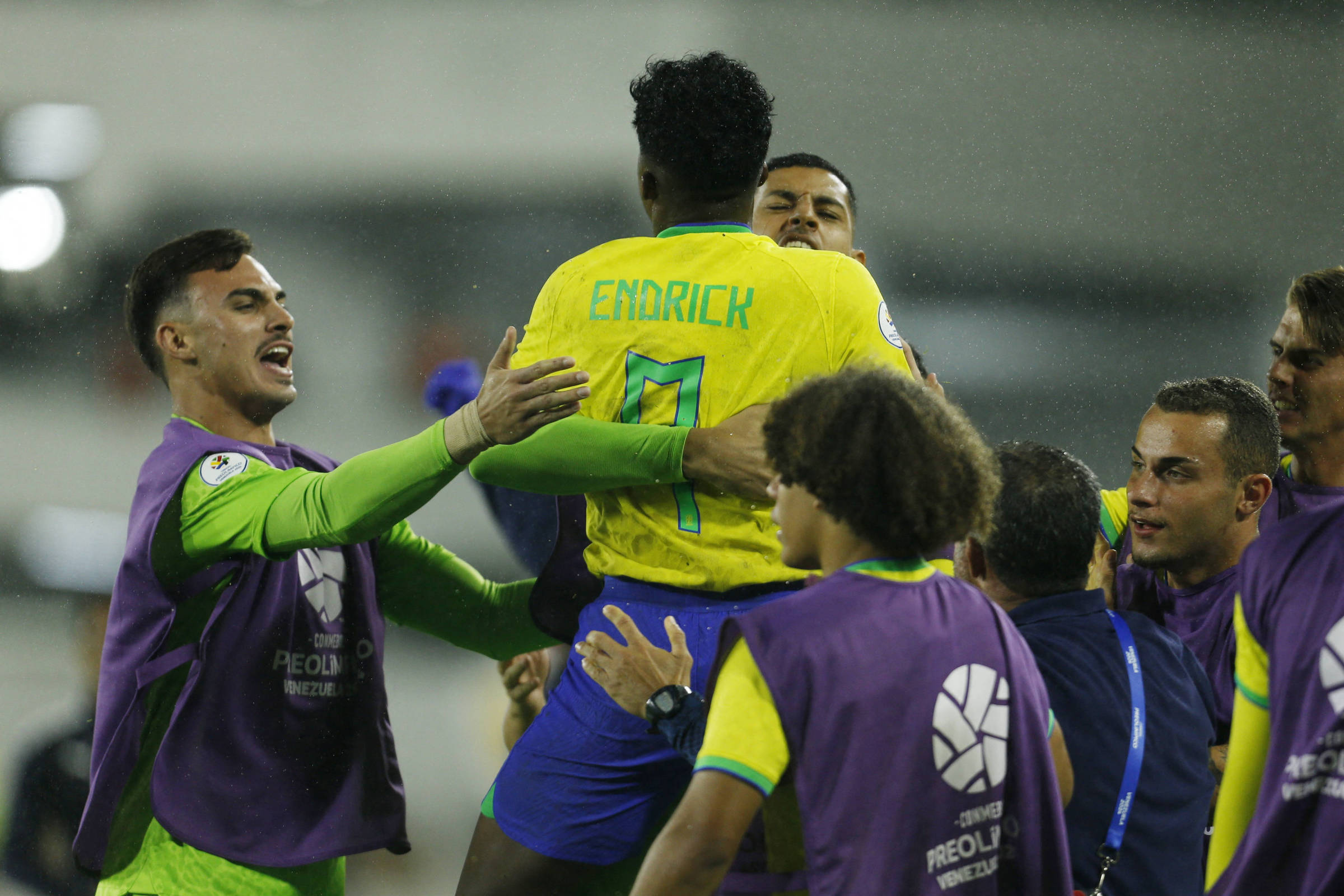 Brasil é salvo pelo VAR, vence a Venezuela e ganha vida na disputa por vaga olímpica – 08/02/2024 – Esporte