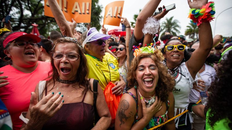 Carnaval: Proteja seu celular antes de sair de casa – 06/02/2024 – Tec