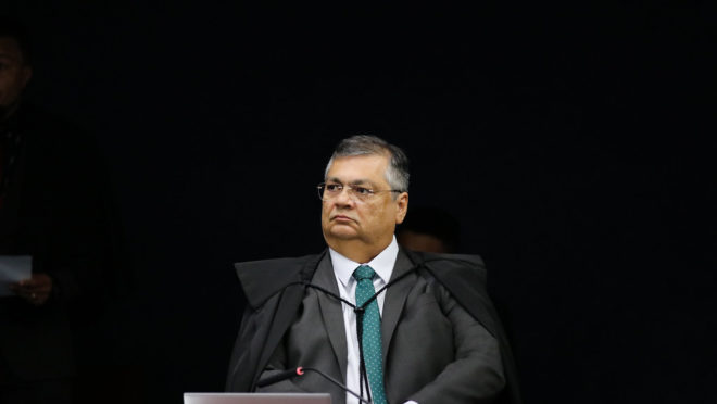 Com voto de Dino, STF tem maioria para manter vitória da Petrobras contra multa bilionária