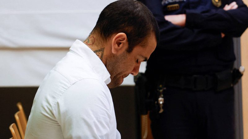Começa o segundo dia de julgamento de Daniel Alves – 06/02/2024 – Esporte