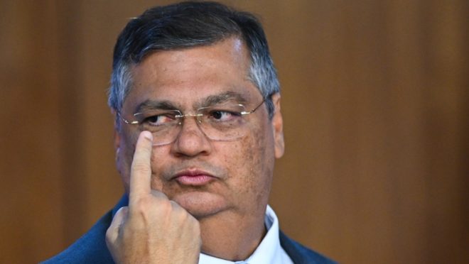 Em primeiro voto no STF, Dino é a favor de amplo alcance em caso sobre “uberização”
