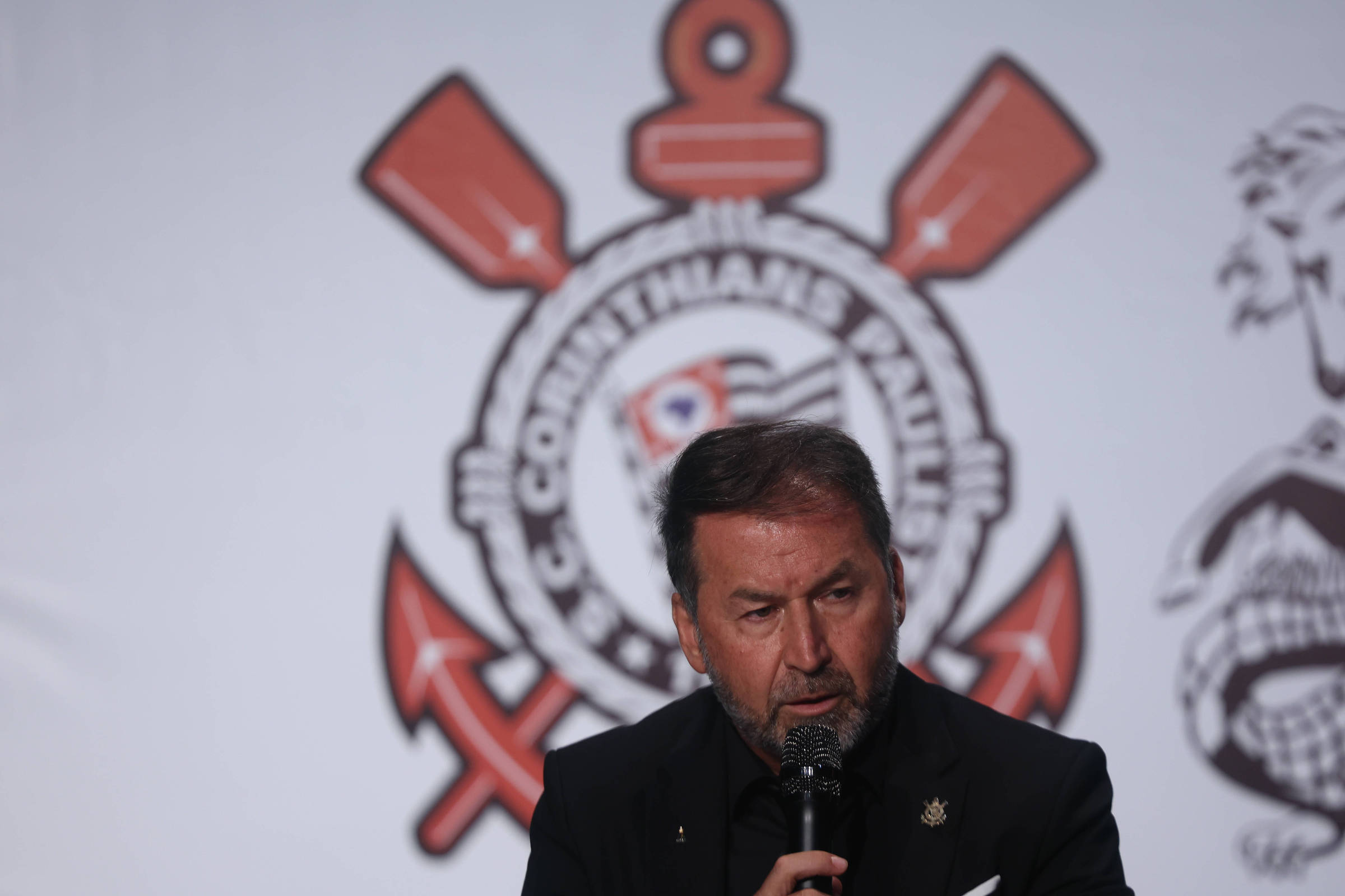 Estafe de Mano aguarda Corinthians para negociar multa – 06/02/2024 – Esporte