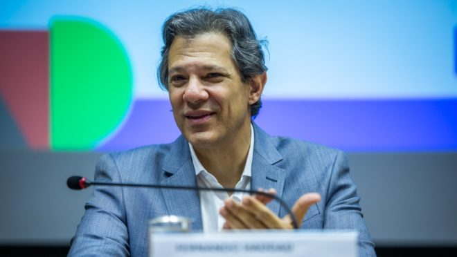 Haddad pede apoio de bancos para aprovar projetos voltados ao crédito
