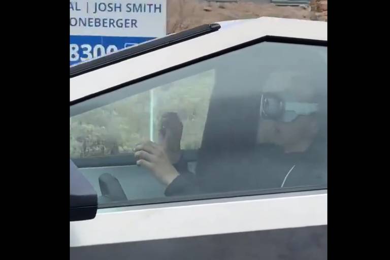 Motorista aparece usando Vision Pro e sem mãos no volante – 05/02/2024 – Tec