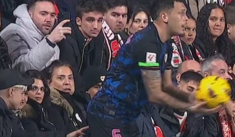 Na Espanha, a desprezível e deplorável dedada em Ocampos – 08/02/2024 – O Mundo É uma Bola