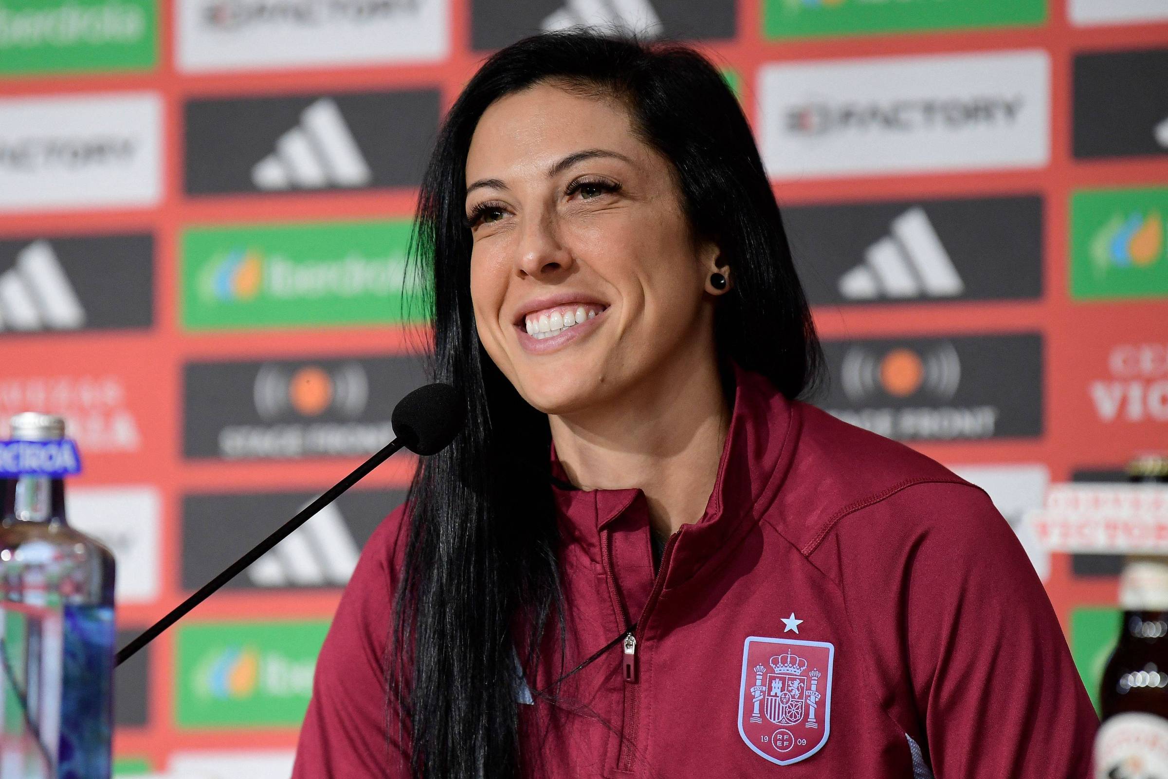 ‘O futebol continua a me dar vida’, diz Jenni Hermoso – 27/02/2024 – Esporte