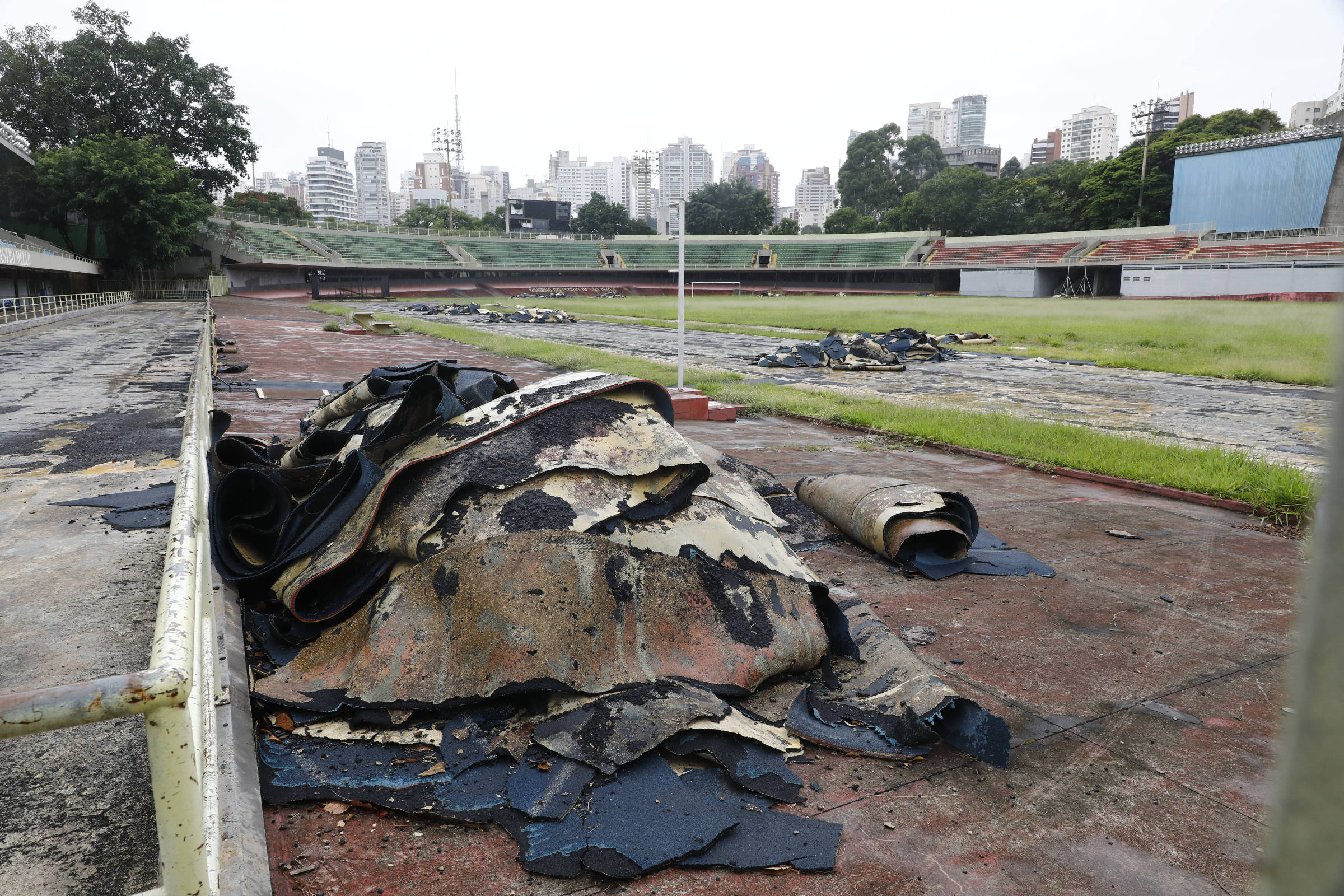 Pista de atletismo do Ibirapuera é destruída – 14/02/2024 – Esporte