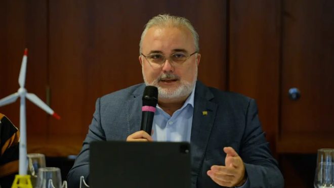 Prates vai ao Oriente Médio e sinaliza parcerias da Petrobras com petroleiras árabes