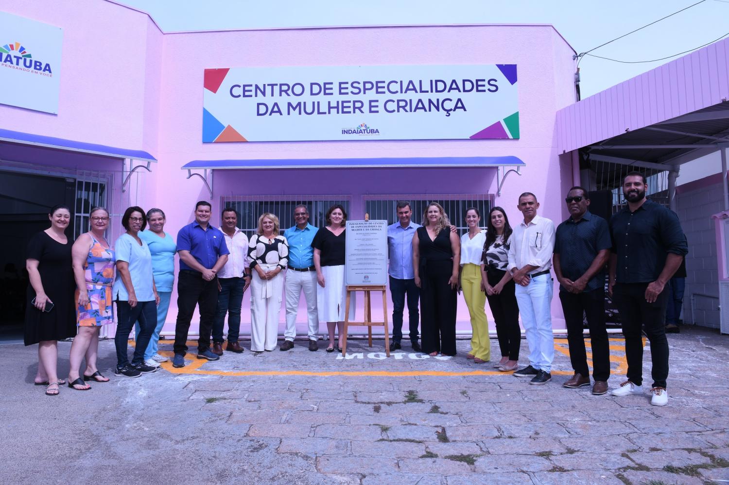 Prefeito Nilson Gaspar entrega novo prdio do Centro de Especialidades da Mulher e da Criana
