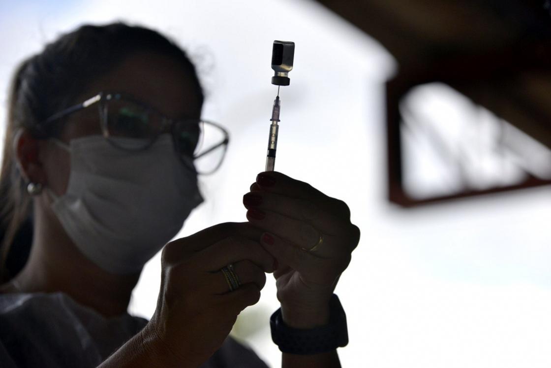 Secretaria de Sade anuncia pblicos aptos para vacinao contra Covid-19 em 2024