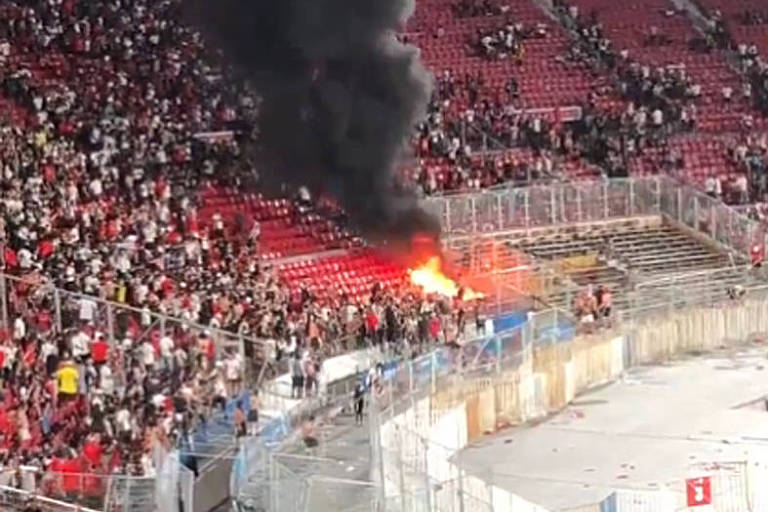 Supercopa do Chile é suspensa por violência e fogo no estádio – 12/02/2024 – Esporte