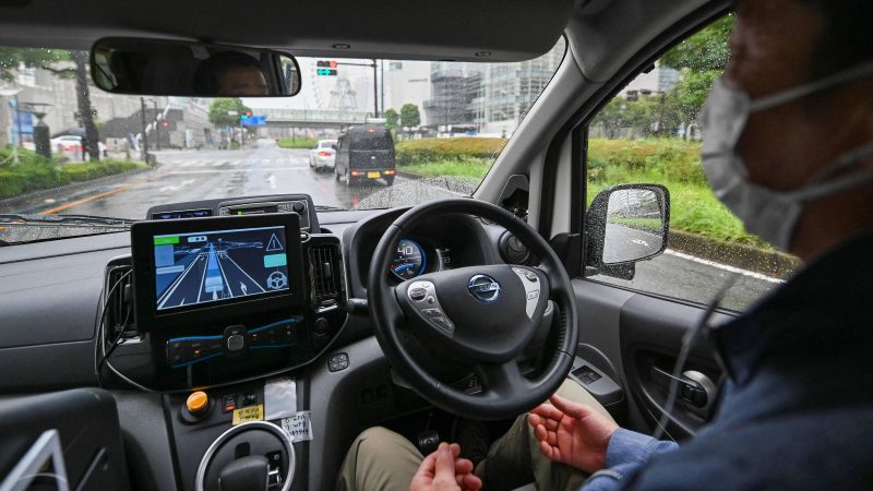 Táxi sem motorista: Nissan promete lançamento em 2027 – 28/02/2024 – Tec