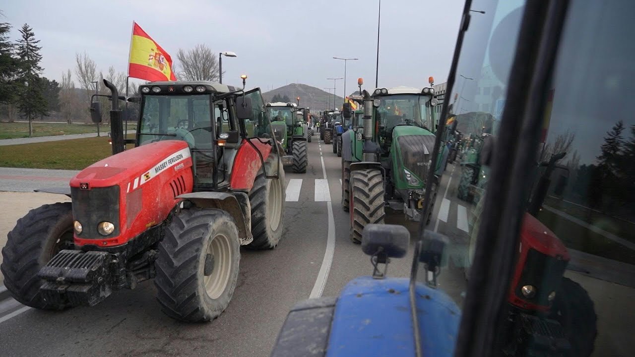 Agricultores bloqueiam estradas na Espanha | AFP