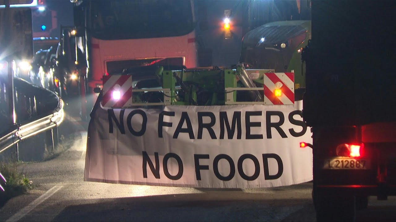 Agricultores intensificam protestos apesar das concessões da UE | AFP