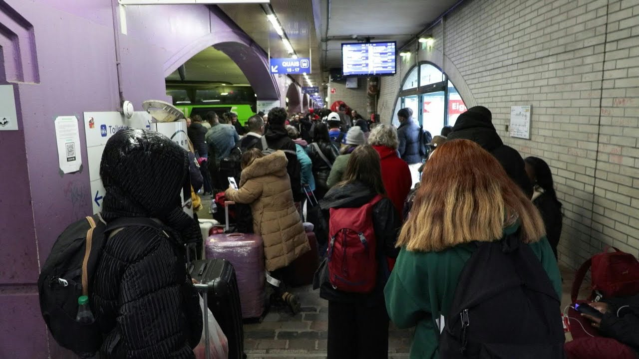 Greve nos trens afeta mais de 150 mil passageiros | AFP