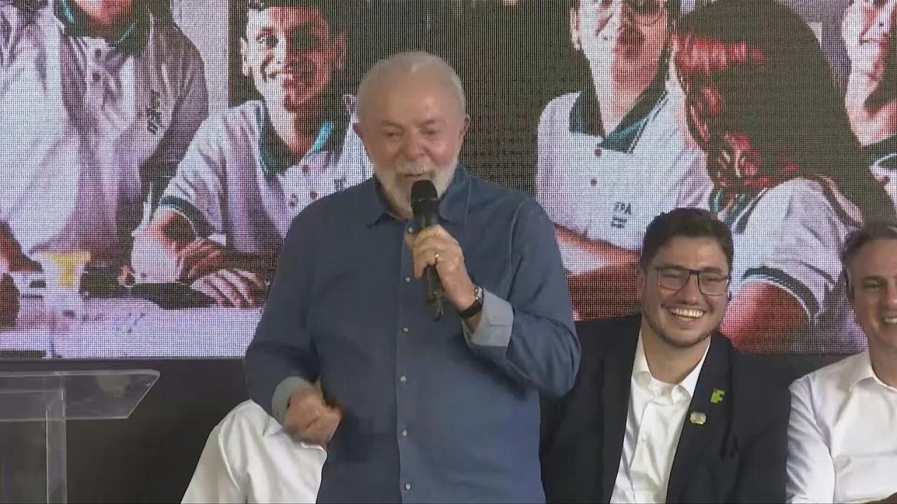 Lula lança pedra fundamental do IFRJ no Complexo do Alemão | AFP