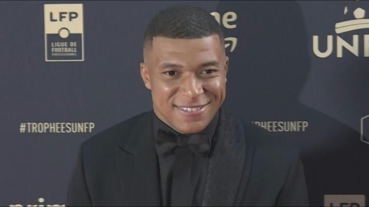Mbappé comunica ao PSG que vai deixar o clube no final da temporada | AFP