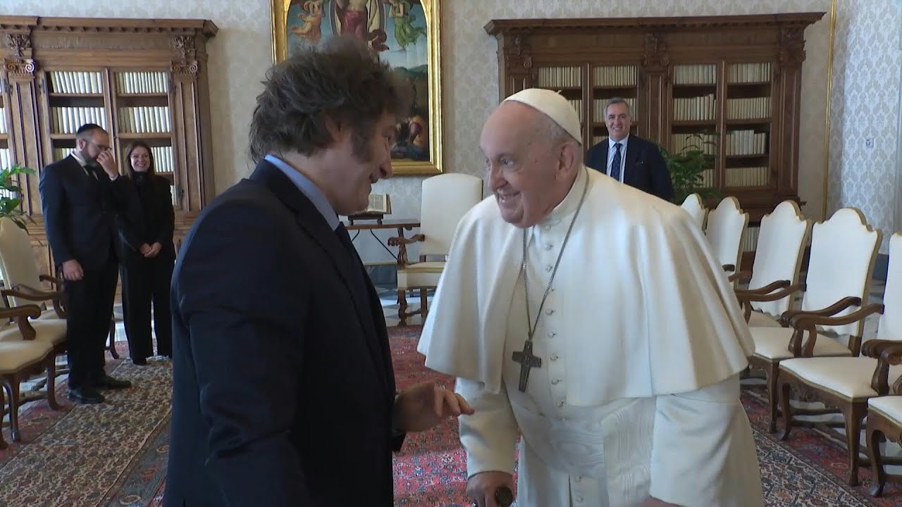 Milei se reúne com papa Francisco no Vaticano | AFP