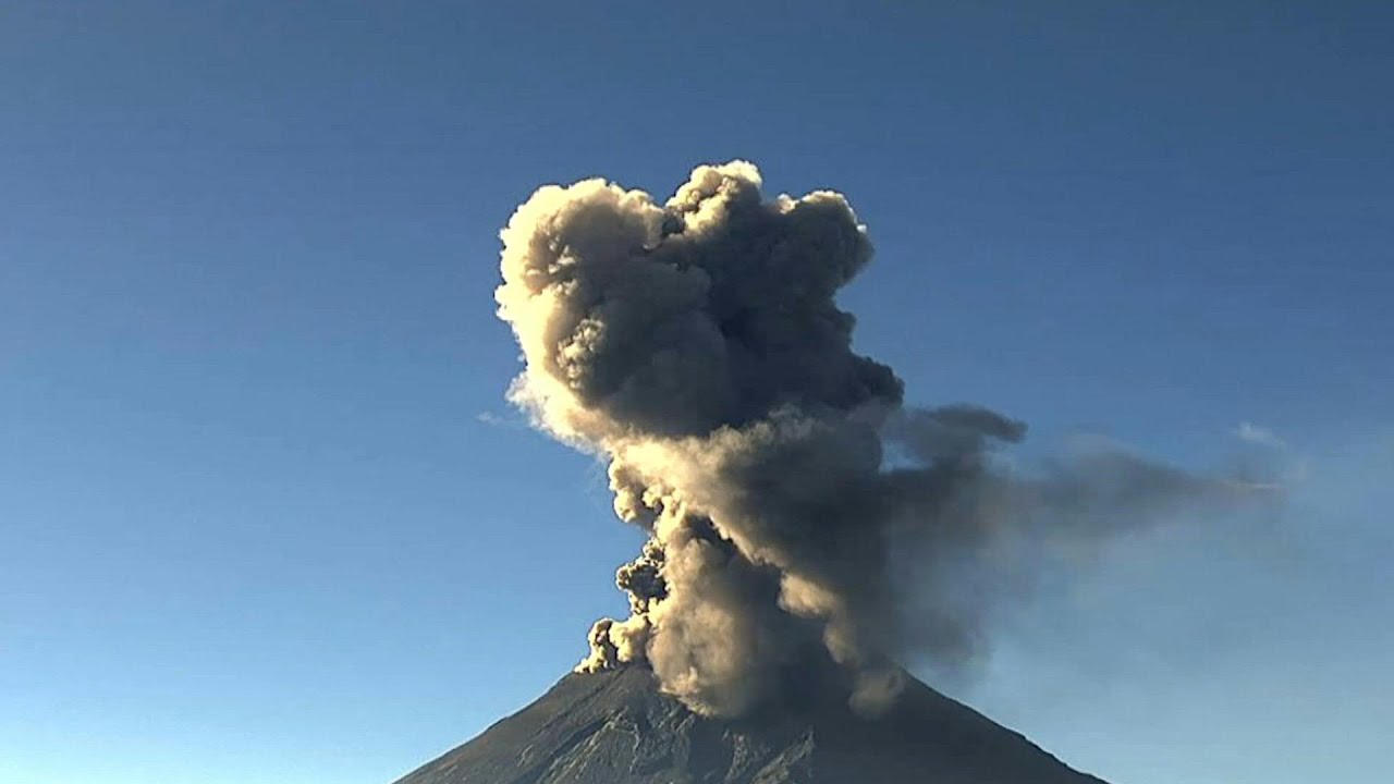 Popocatépetl volta a expelir cinzas no México | AFP