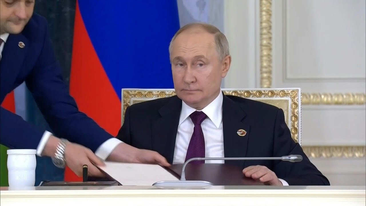 Putin promulga lei para confiscar bens de detratores do exército | AFP