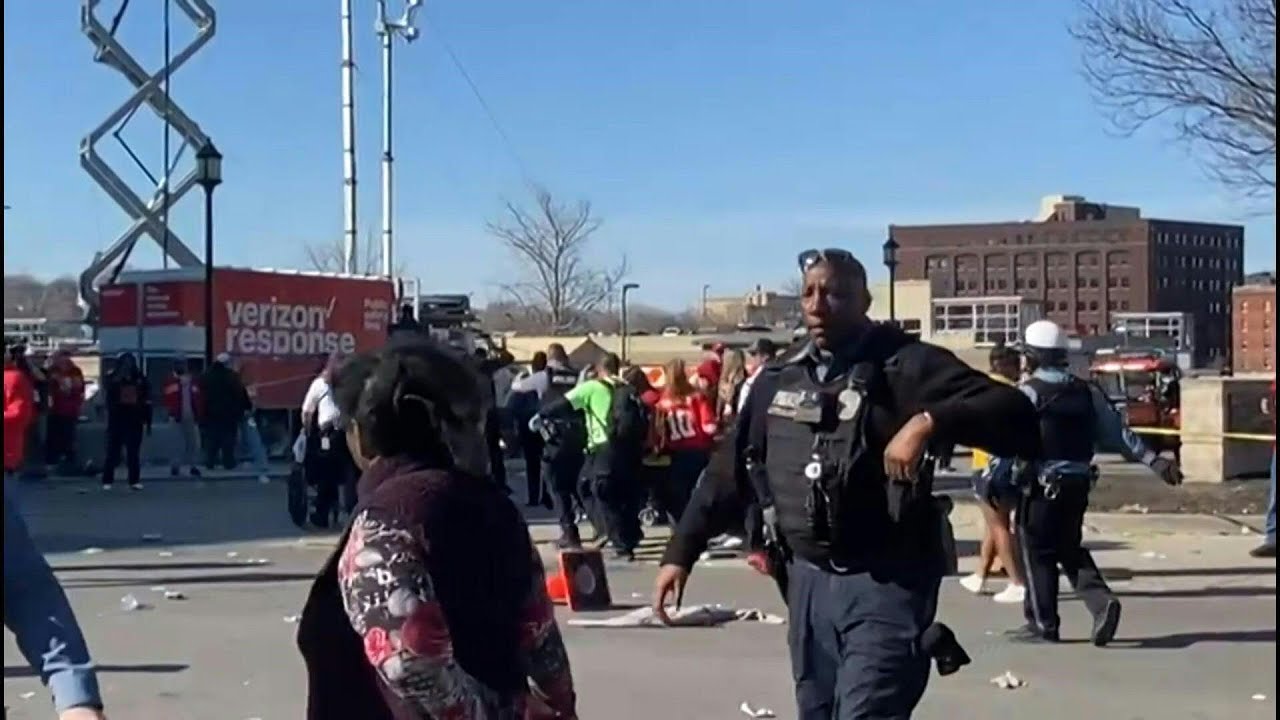 Tiroteio interrompe festa do Kansas Chiefs pelo título no Super Bowl | AFP