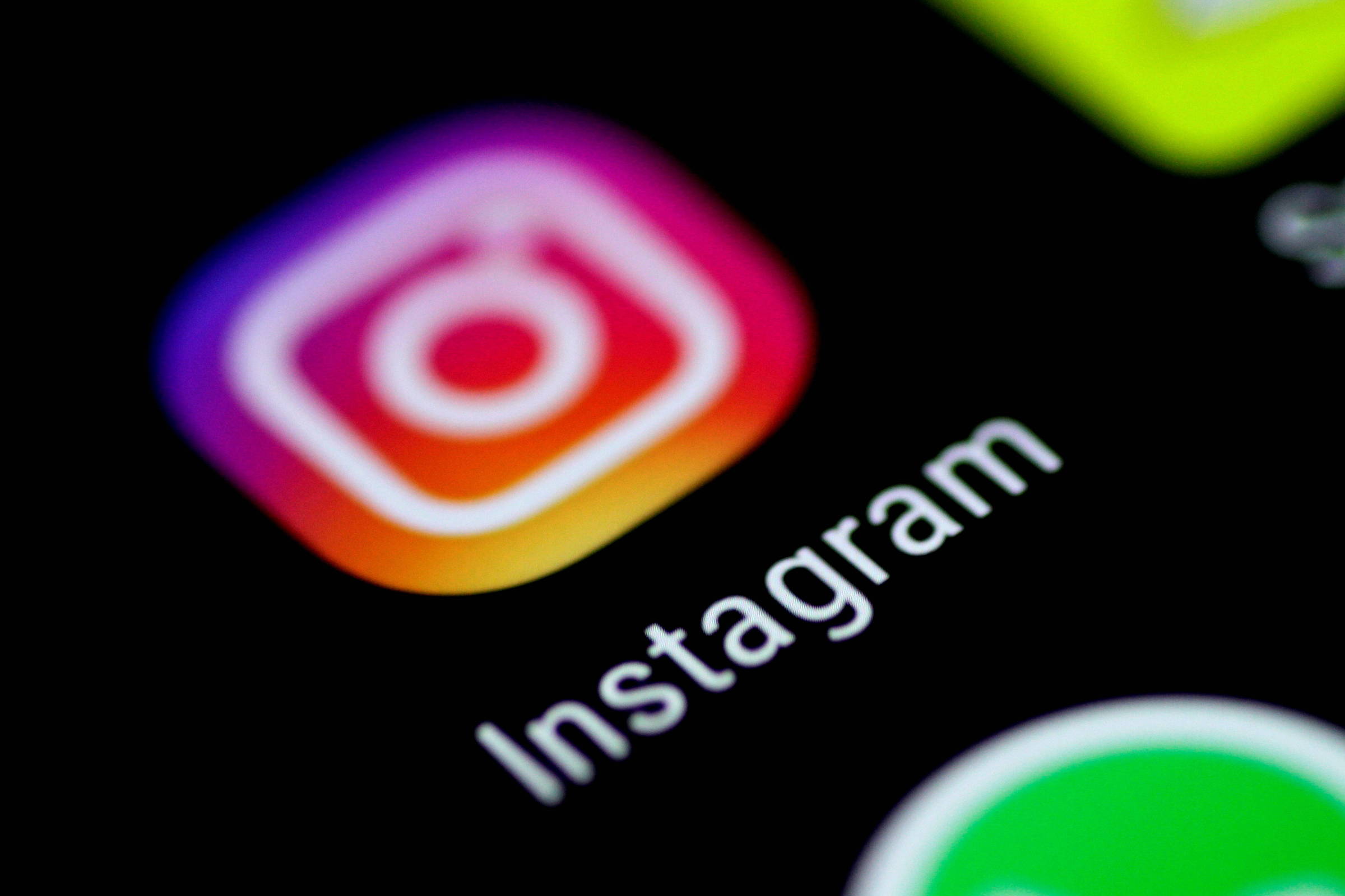 Aplicativos: Instagram ultrapassa TikTok em downloads – 08/03/2024 – Mercado