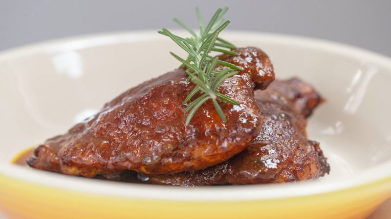 Aprenda receita de sobrecoxa assada com garam masala – 04/03/2024 – Comida