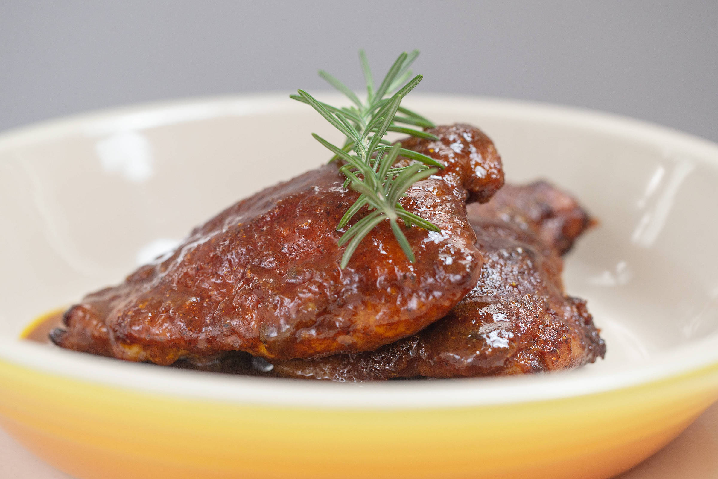 Aprenda receita de sobrecoxa assada com garam masala – 04/03/2024 – Comida