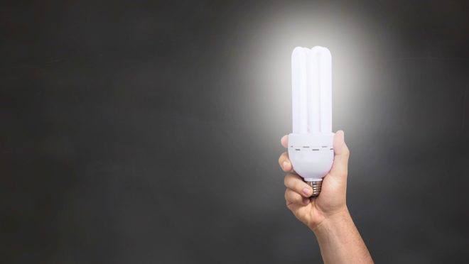 Brasileiro ficou, em média, mais de 10 horas sem energia elétrica em 2023, diz Aneel