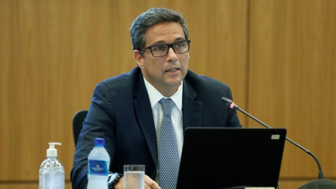Campos Neto vê possibilidade do governo cumprir meta melhor do que o mercado espera
