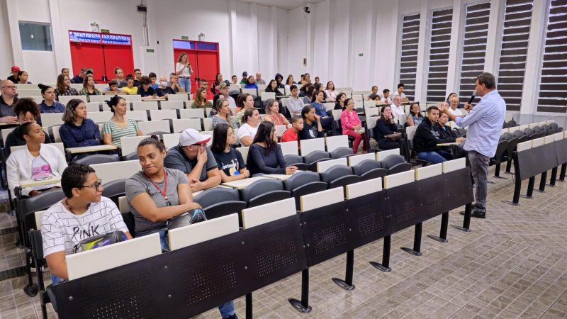 Fiec realiza aula inaugural do Programa de Incluso Digital