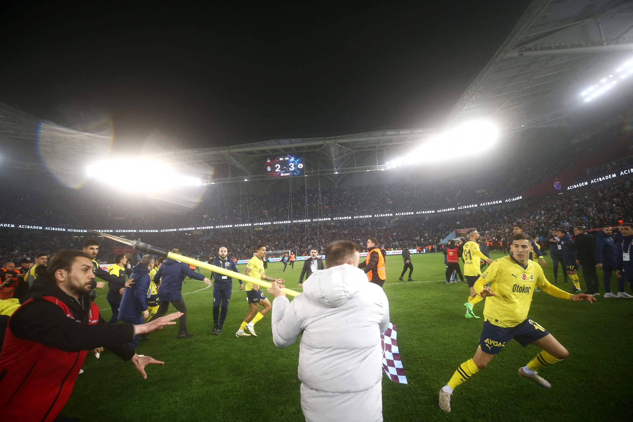 Fifa: violência na liga turca de futebol é inaceitável – 18/03/2024 – Esporte