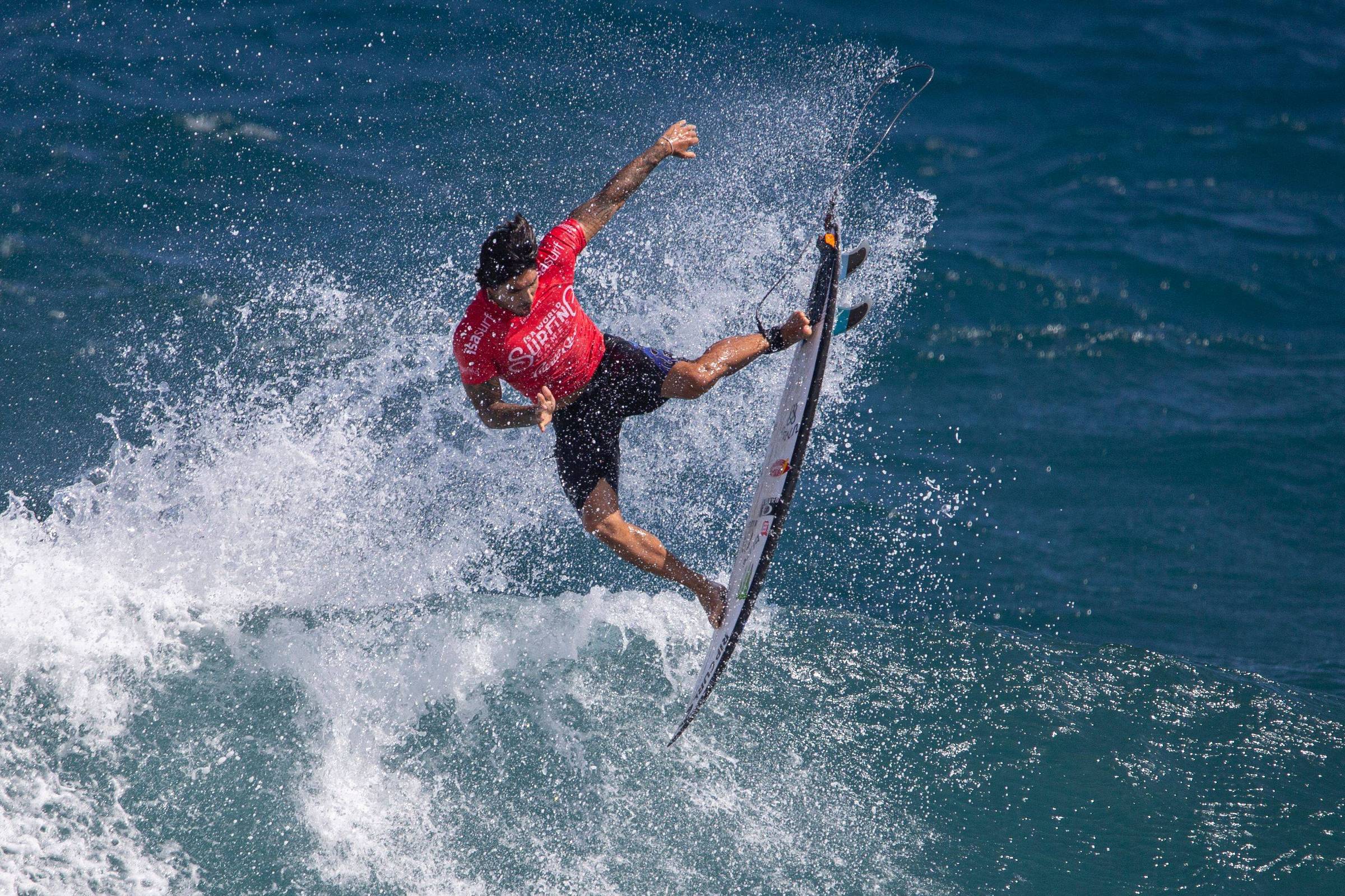 Gabriel Medina se classifica para a semifinal do ISA Games e Filipe Toledo sai – 02/03/2024 – Esporte