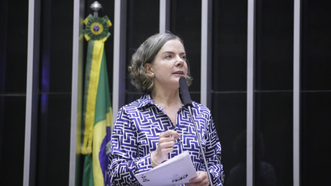Gleisi diz que acionistas da Petrobras “ganharam muito dinheiro” com governo Lula