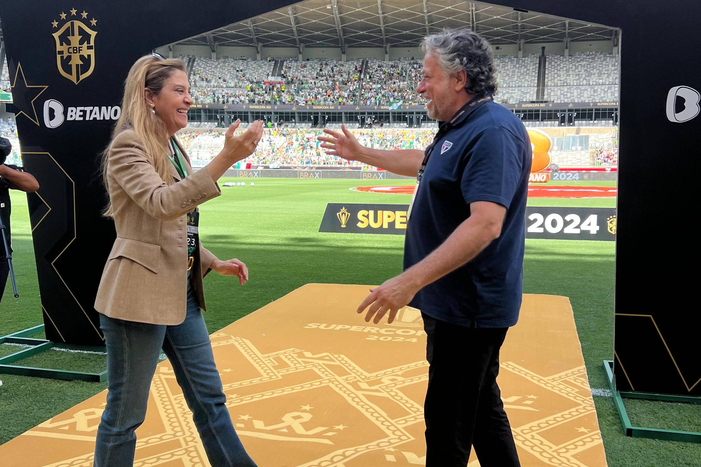 Leila e Julio Casares se encontram para discutir crise – 07/03/2024 – Mônica Bergamo