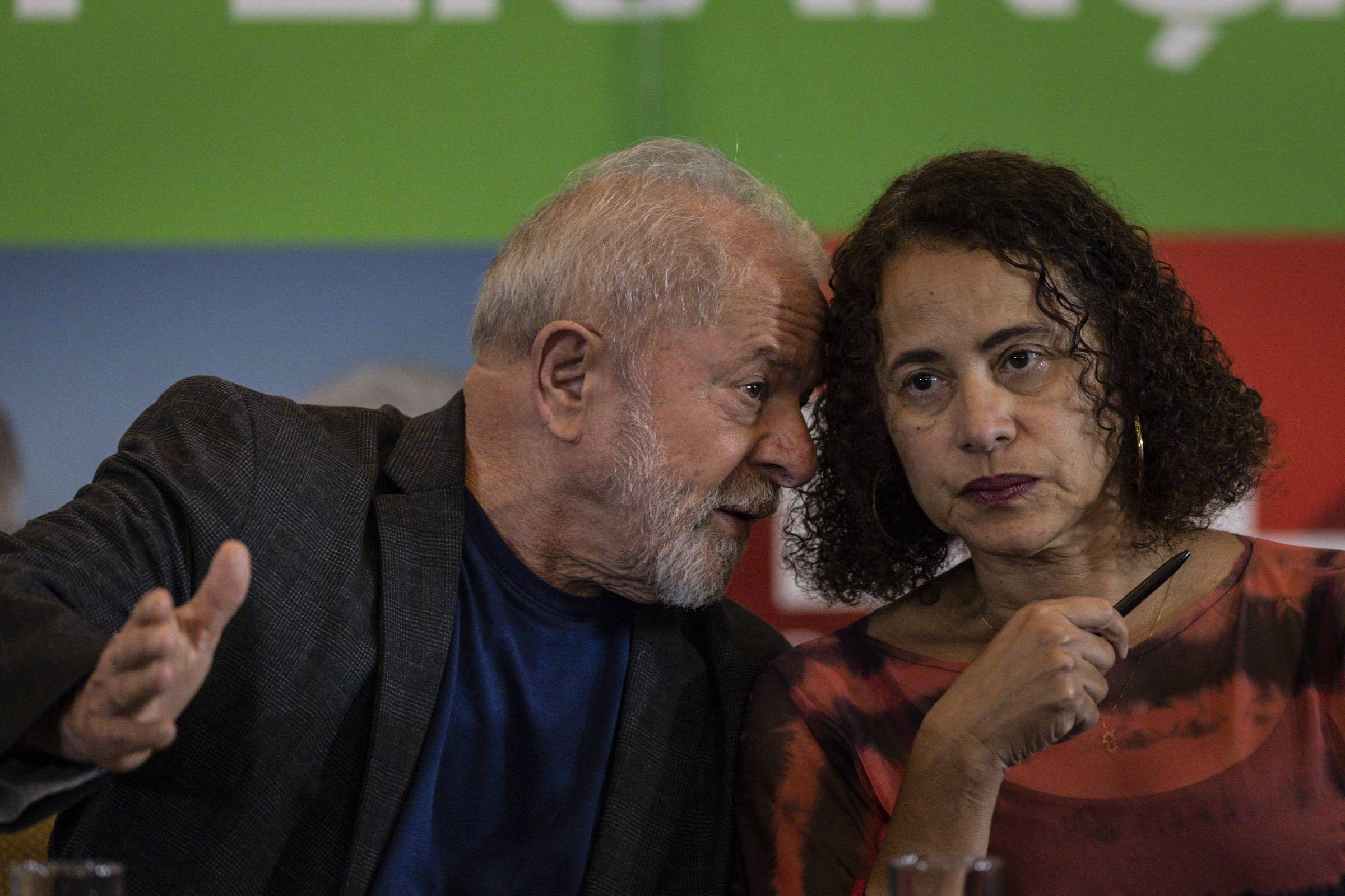Lula pede elaboração de plano até junho para uso de IA – 08/03/2024 – Mercado