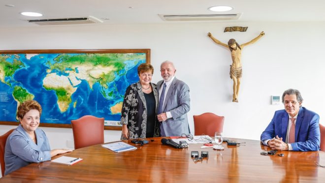 Lula pede reforma do FMI em reunião com diretora-geral, Haddad e Dilma