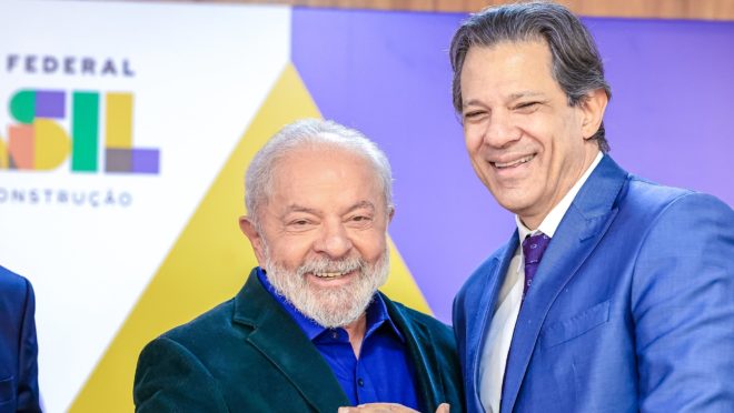 Lula se reúne com bancos públicos e cobra aumento da oferta de crédito