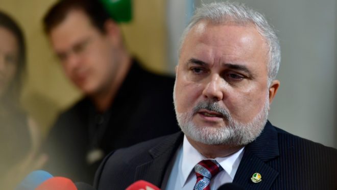 Prates nega que Lula mandou cortar dividendos da Petrobras