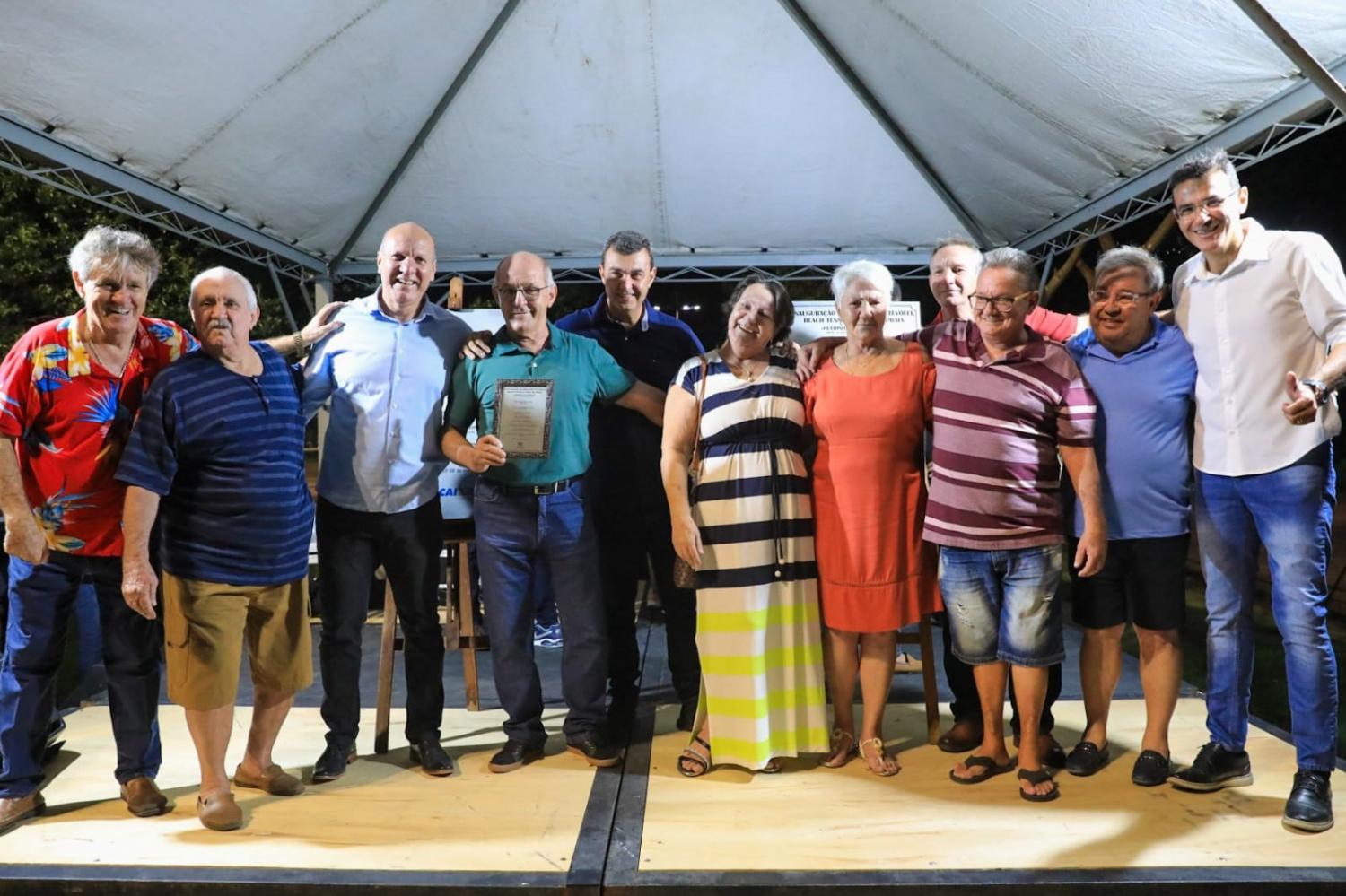 Prefeito Nilson Gaspar inaugura Arena de Beach Tnis Guerino Natal Possan no Parque Ecolgico