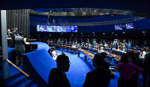 Senado aprova isenção do IPVA para carros com mais de 20 anos